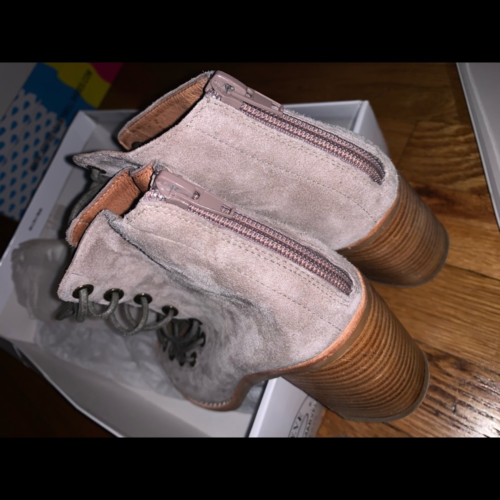 Jeffrey Campbell size 8.5 lace up sandal - Picture 4 of 5